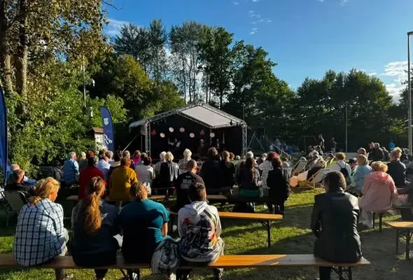 160. rocznica urodzin Elizabeth von Arnim – koncert nad jeziorem Stolsko