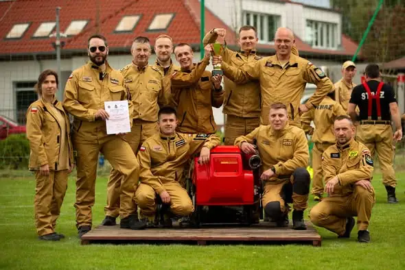 Strażacy z Gminy Dobra na podium powiatowych zawodów w Tanowie