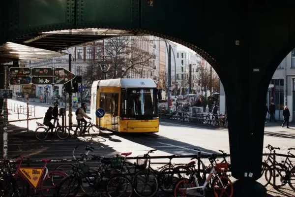 Dzień Bez Samochodu 2026 – dlaczego 22 września zostawiamy auto w garażu?