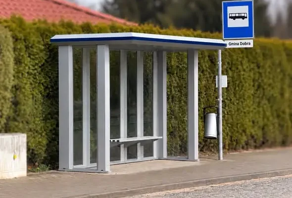 Gmina Dobra wymienia wiaty przystankowe. Nowe konstrukcje na trzech przystankach